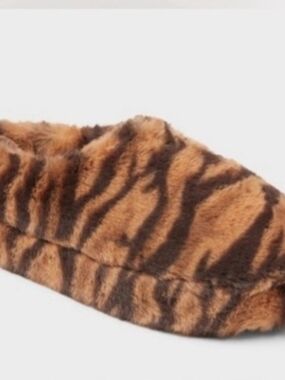 Auden Faux Fur Tiger Print Brown and Tan Slippers